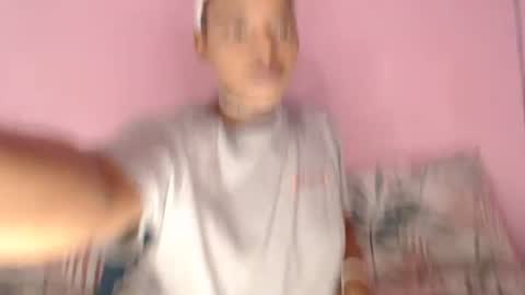 Snapshot of bluedi622952 chatting on October 22, 2025, 10:04 am Tee online show from October 22, 2025, 10:04 am