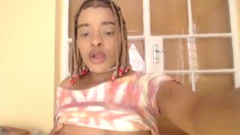 Snapshot of bluedi622952 chatting on November 22, 2025, 11:42 am Tee online show from November 22, 2025, 11:42 am