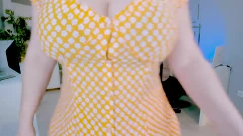 bluediamondsdreams online show from May 20, 2026, 11:27 am