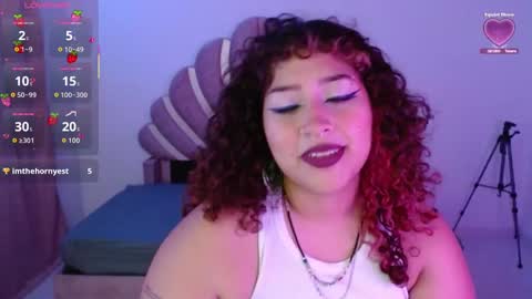 Snapshot of blueevelvet chatting on October 17, 2025, 11:40 pm Bluee online show from October 17, 2025, 11:40 pm