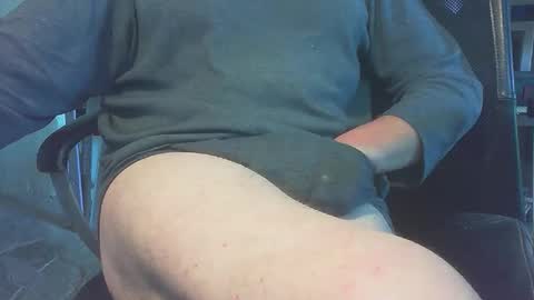 Snapshot of blueeye2308 chatting on May 18, 2026, 9:04 am blueeye2308 online show from May 18, 2026, 9:04 am