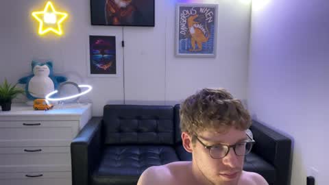 Snapshot of blueeyedtallguy chatting on December 2, 2024, 6:20 am blueeyedtallguy online show from December 2, 2024, 6:20 am