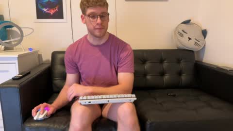 Snapshot of blueeyedtallguy chatting on December 27, 2024, 2:36 am blueeyedtallguy online show from December 27, 2024, 2:36 am