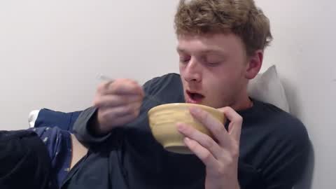 Snapshot of blueeyedtwinkie chatting on February 3, 2026, 3:48 am blue eyed twink online show from February 3, 2026, 3:48 am