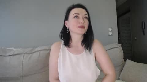 Snapshot of blueeyeess chatting on December 13, 2024, 11:55 am Alina online show from December 13, 2024, 11:55 am