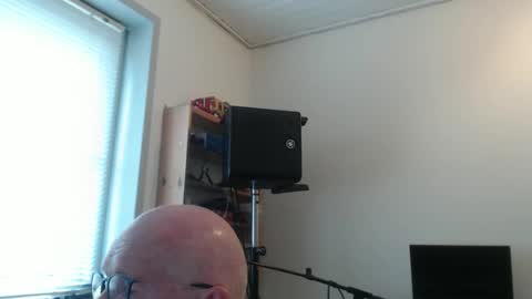 blueeyesn8 online show from October 11, 2025, 8:35 am