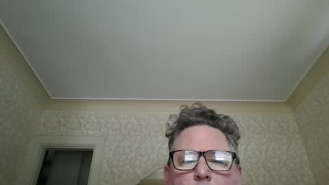 bluemoose70 online show from December 3, 2024, 3:22 pm