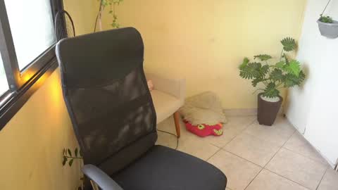 FLORAA online show from February 8, 2025, 12:28 pm