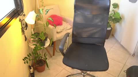 FLORAA online show from February 17, 2025, 10:40 am