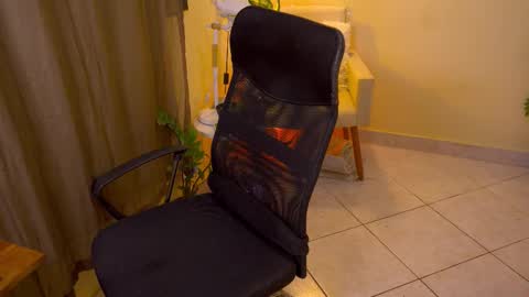 FLORAA online show from February 14, 2026, 9:22 pm