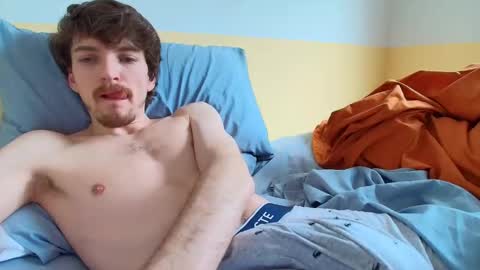 Snapshot of bluezed4 chatting on February 4, 2026, 7:20 pm blue online show from February 4, 2026, 7:20 pm