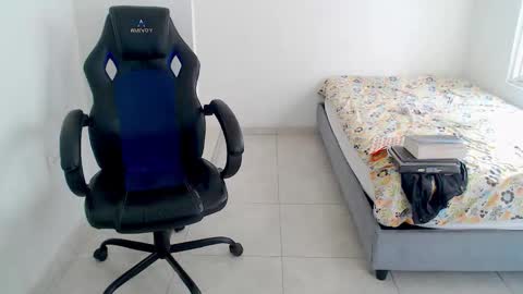  Hey guysI am BrendaWelcome my room online show from February 26, 2026, 8:52 pm