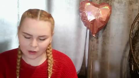 blushing_star online show from May 19, 2026, 1:50 pm