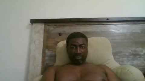 bluuthunder1914 online show from October 29, 2025, 12:02 am