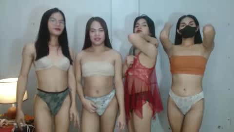 Snapshot of blythe_show chatting on February 15, 2025, 12:22 pm blythe_show online show from February 15, 2025, 12:22 pm