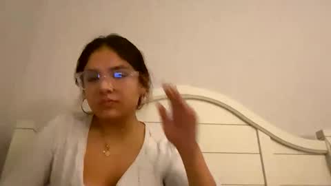 bmfrsexy online show from May 22, 2026, 5:03 am
