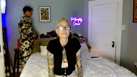 Snapshot of bnczuperzexy chatting on March 7, 2025, 5:18 am ZuperZexyZounds online show from March 7, 2025, 5:18 am