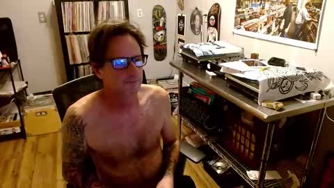 Snapshot of bnczuperzexy chatting on October 23, 2025, 1:49 am ZuperZexyZounds online show from October 23, 2025, 1:49 am