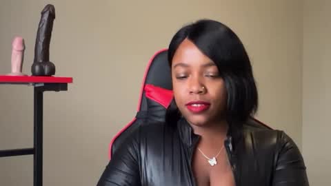       online show from December 2, 2025, 2:12 pm