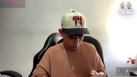 Snapshot of bob_pettersonn chatting on December 10, 2024, 8:38 pm Bob  INDEPENDENT MODEL online show from December 10, 2024, 8:38 pm