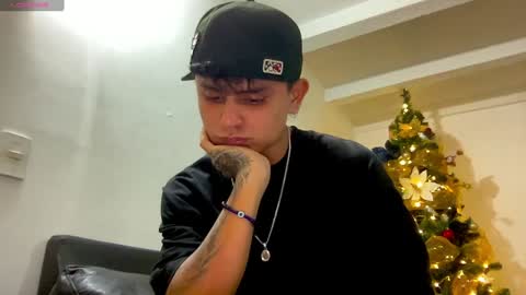 Snapshot of bob_pettersonn chatting on December 21, 2024, 1:36 am Bob  INDEPENDENT MODEL online show from December 21, 2024, 1:36 am