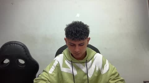 Snapshot of bob_pettersonn chatting on December 25, 2024, 12:27 am Bob  INDEPENDENT MODEL online show from December 25, 2024, 12:27 am