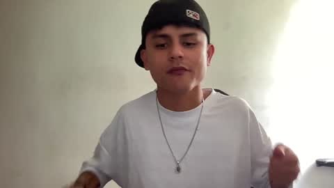 Snapshot of bob_pettersonn chatting on December 27, 2024, 8:18 pm Bob  INDEPENDENT MODEL online show from December 27, 2024, 8:18 pm