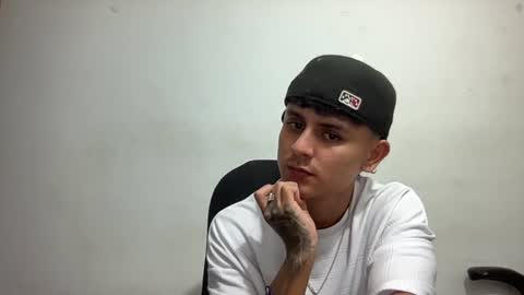 Snapshot of bob_pettersonn chatting on December 27, 2024, 11:21 pm Bob  INDEPENDENT MODEL online show from December 27, 2024, 11:21 pm