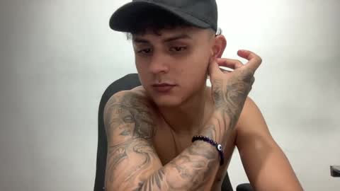 Snapshot of bob_pettersonn chatting on February 19, 2025, 3:39 am Bob  INDEPENDENT MODEL online show from February 19, 2025, 3:39 am