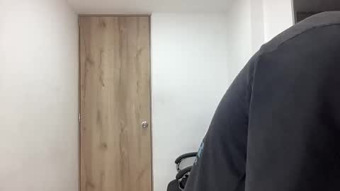 Snapshot of bob_pettersonn chatting on October 7, 2025, 2:31 am Bob  INDEPENDENT MODEL online show from October 7, 2025, 2:31 am