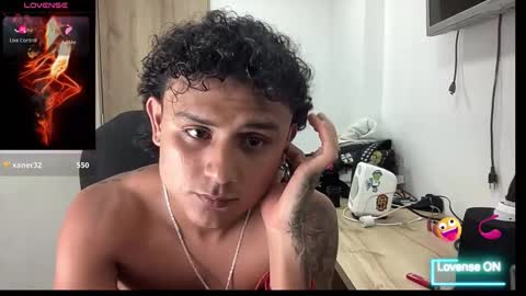 Snapshot of bob_pettersonn chatting on October 14, 2025, 4:35 am Bob  INDEPENDENT MODEL online show from October 14, 2025, 4:35 am