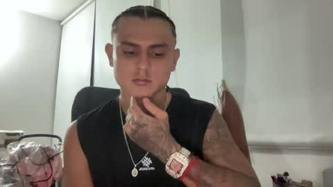 Snapshot of bob_pettersonn chatting on October 19, 2025, 12:55 am Bob  INDEPENDENT MODEL online show from October 19, 2025, 12:55 am