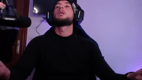 Snapshot of bodyking69 chatting on January 27, 2025, 4:11 pm bodyking69 online show from January 27, 2025, 4:11 pm