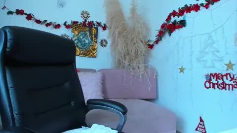  Salma Independent Model online show from December 12, 2024, 6:21 pm