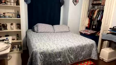 FRECKLES online show from January 13, 2025, 1:02 am