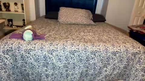 FRECKLES online show from January 13, 2025, 12:56 pm