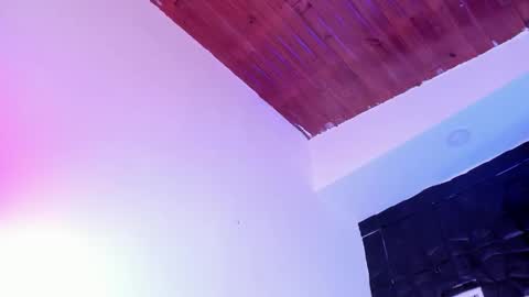 bonnali_lune online show from February 5, 2026, 6:56 pm