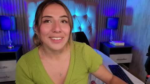 Snapshot of bonnali_lune chatting on April 21, 2026, 1:42 am bonnali_lune online show from April 21, 2026, 1:42 am