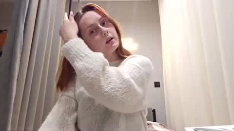 Snapshot of bonne_chance chatting on February 19, 2025, 4:00 pm bonne_chance online show from February 19, 2025, 4:00 pm