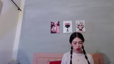 bonney_gabriel online show from October 18, 2025, 12:17 pm