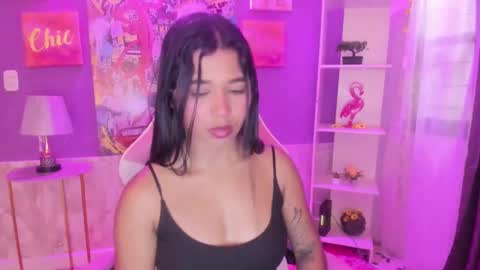 Snapshot of bonnie_benet chatting on December 21, 2024, 11:33 am Bonnie online show from December 21, 2024, 11:33 am