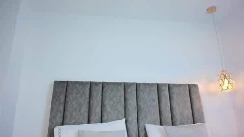 Bonnie online show from November 18, 2025, 4:06 am