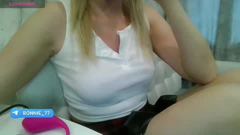 Snapshot of bonnieexcite chatting on September 13, 2025, 12:49 pm BonnieExcite online show from September 13, 2025, 12:49 pm