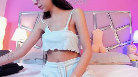 Bonnie  online show from March 4, 2025, 2:32 pm