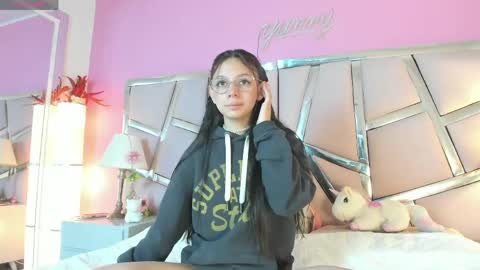 Bonnie  online show from April 14, 2026, 1:06 pm