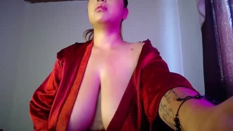 KIM     online show from September 29, 2025, 8:24 pm