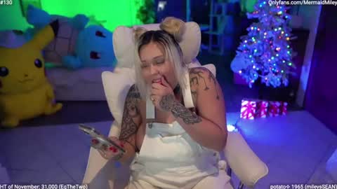 Snapshot of boobznbeer chatting on November 23, 2025, 7:30 am Miley online show from November 23, 2025, 7:30 am