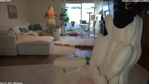 Snapshot of boobznbeer chatting on February 10, 2026, 1:10 am Miley online show from February 10, 2026, 1:10 am