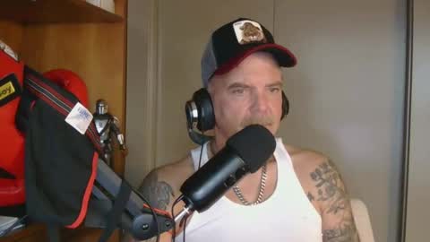 BOSS online show from November 26, 2025, 7:04 pm