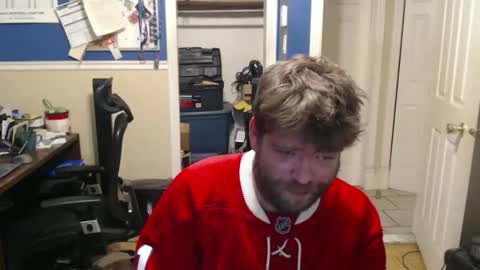 Snapshot of bouch1986 chatting on December 5, 2025, 12:30 am bouch1986 online show from December 5, 2025, 12:30 am